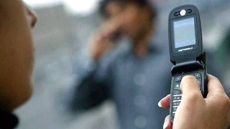 Congresistas piden plazo para registrar celulares prepago