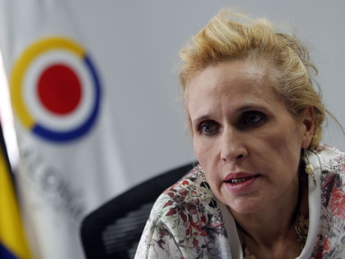 Regresó la excontralora Sandra Morelli al país