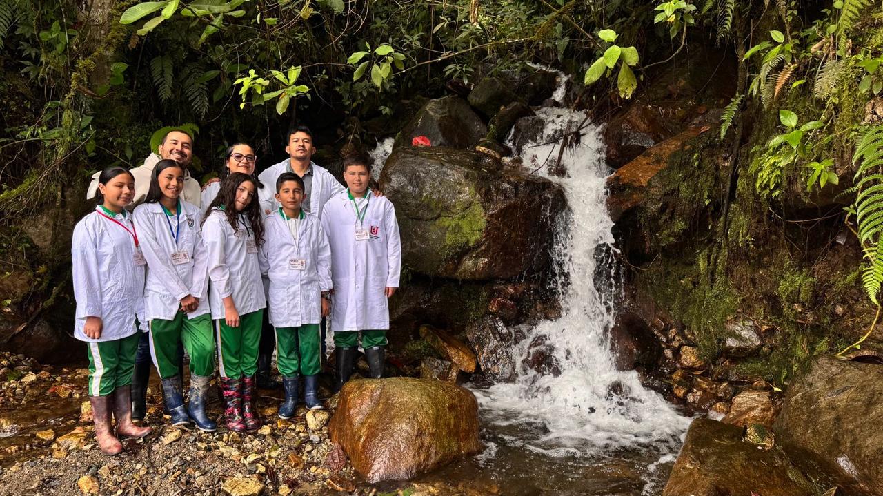 El proyecto "Pintando el Río", de la Institución Educativa Tulio Arbeláez, representará al Huila en las Olimpiadas STEM+ Colombia 2026 con la aplicación YumApp. Foto Relacionada