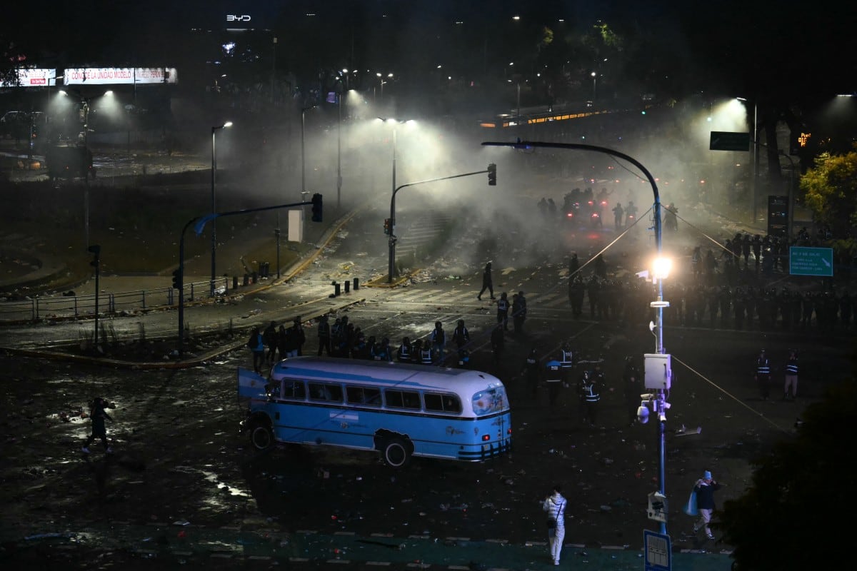 Disturbios en Argentina tras la derrota ante España en la final del Mundial de Fútbol. Foto: LUIS ROBAYO / AFP