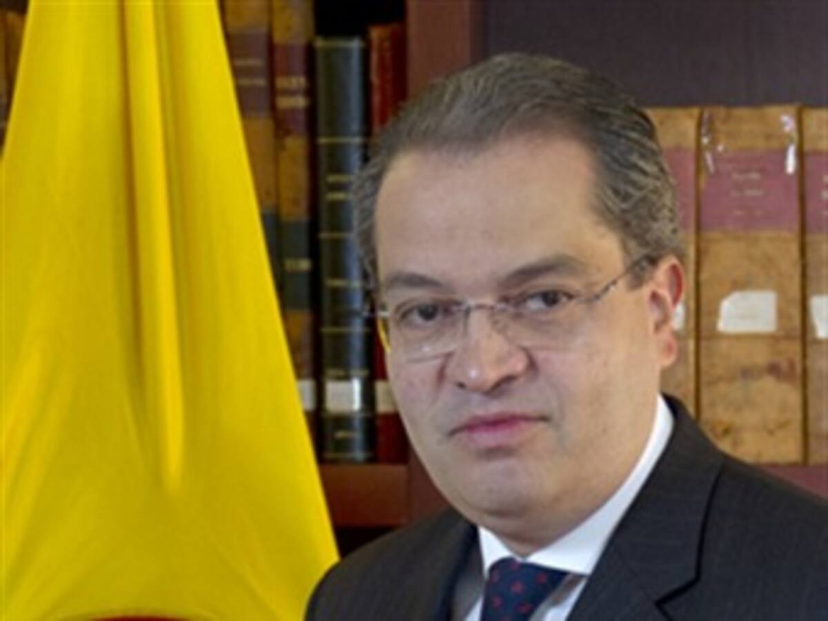 Farc pone en riesgo la población ofreciendo apoyo armado: Mininterior