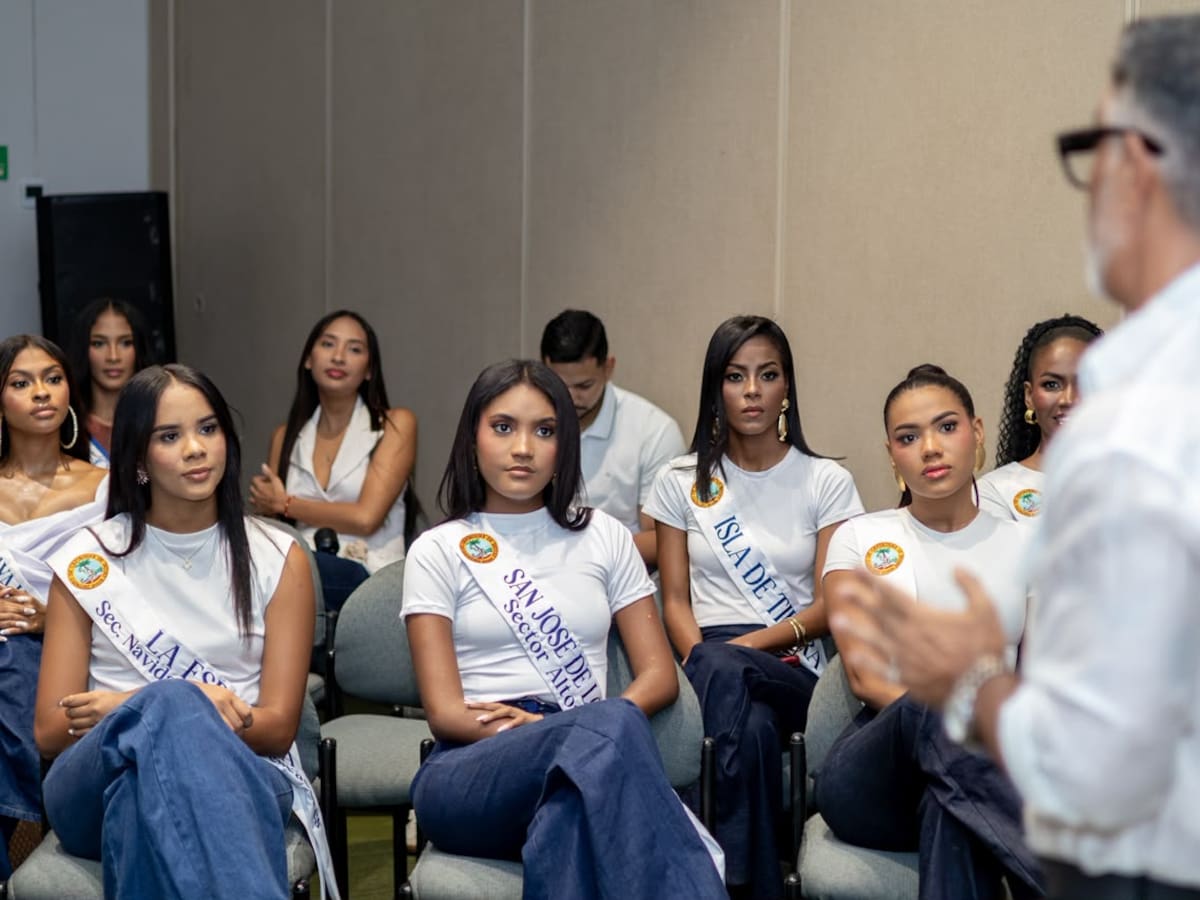 40 candidatas al Reinado Popular reciben capacitación en liderazgo y cultura