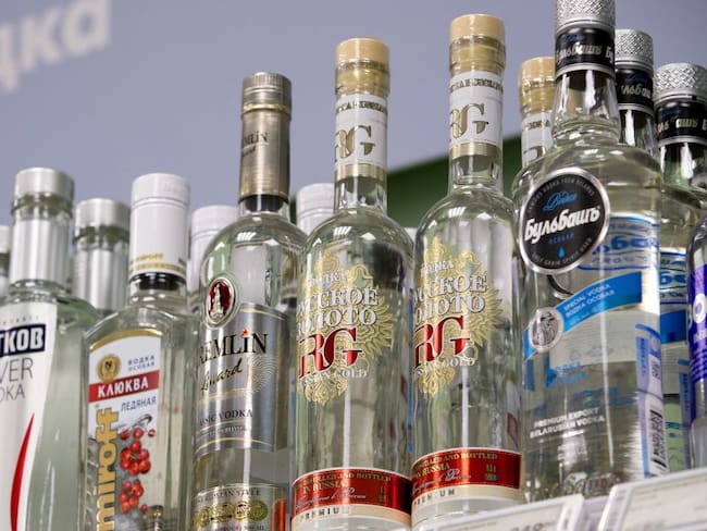 Bares de EE.UU no sirven vodka ruso en protesta por invasión en Ucrania