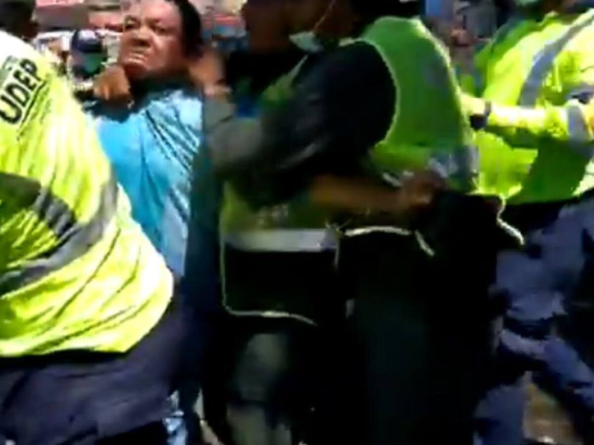 Vendedor informal denuncia abuso de Policía y Udep en Santa Marta