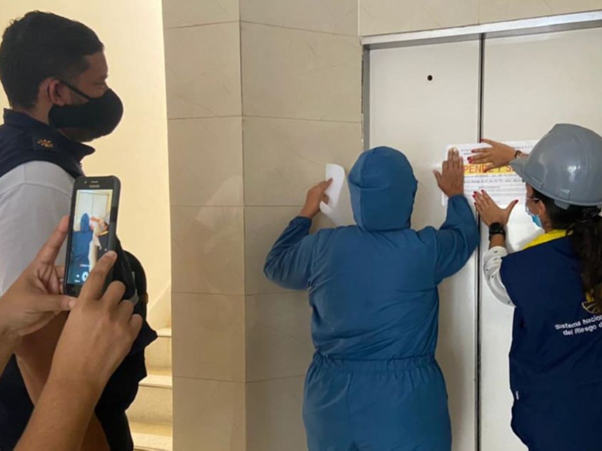 Sellaron ascensores de edificio en Manga por falta de mantenimiento