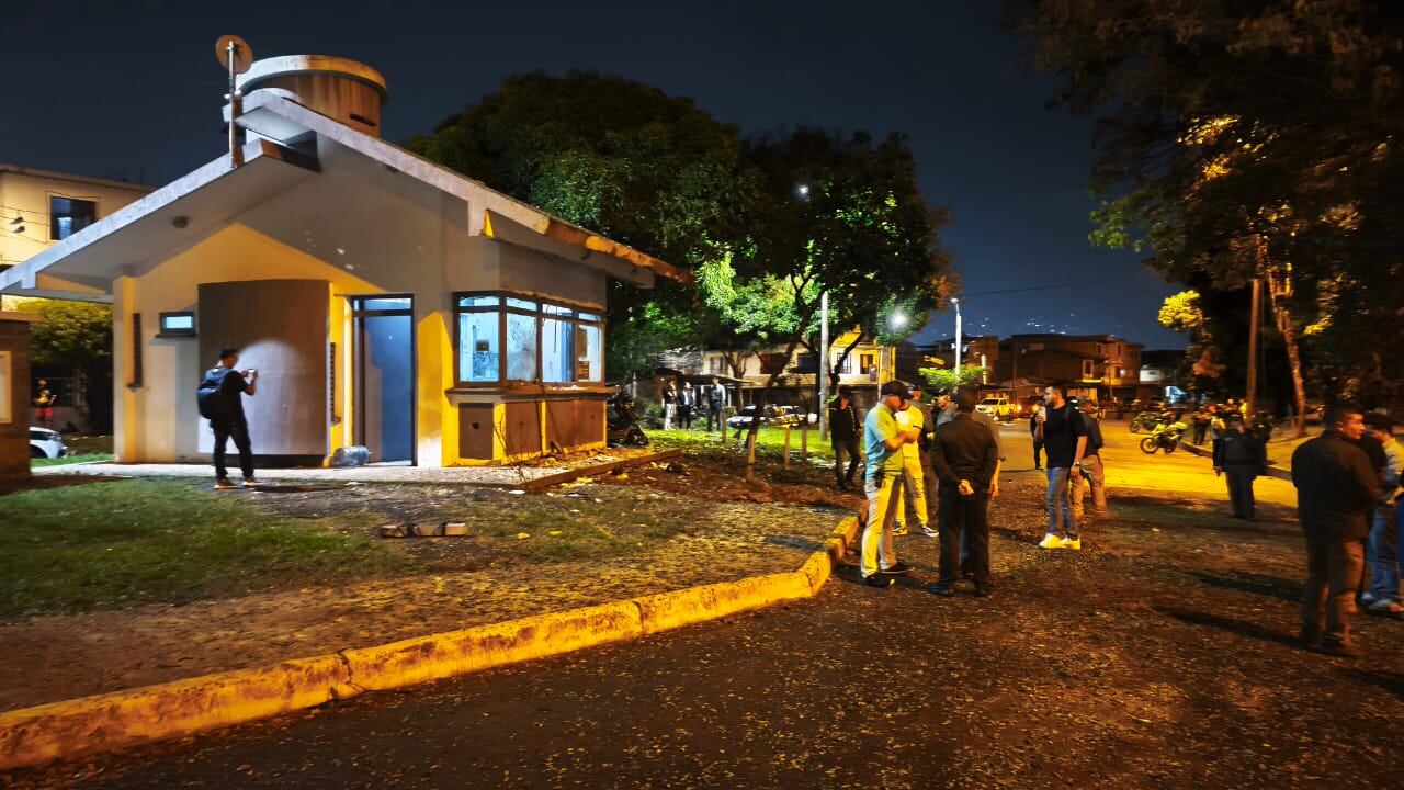 Atentado terrorista contra CAI de la Policía en Cali