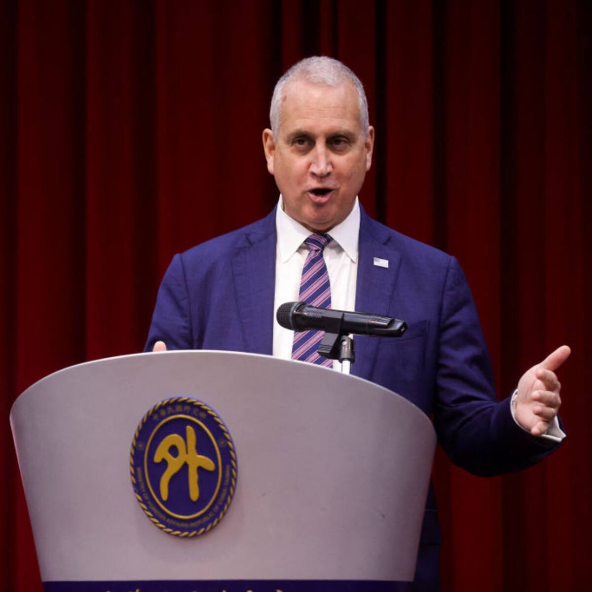 “Ya se ha comenzado a reducir la ayuda a Colombia por la actitud de Petro”: Mario Díaz-Balart