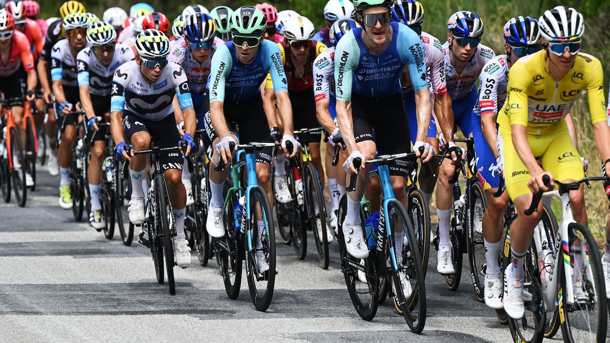 Mal cierre de semana para los colombianos en el Tour de Francia: Así quedaron en la general