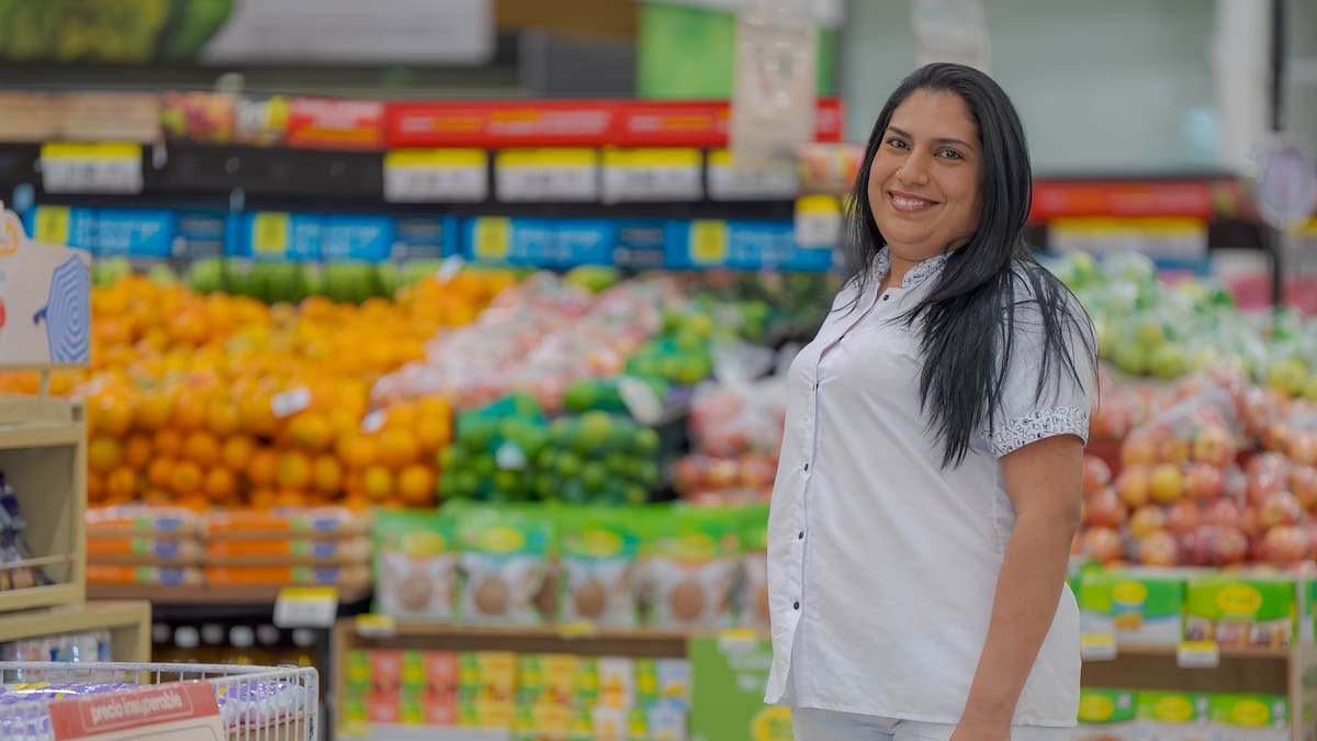 Esta cadena de supermercados cambió sus sistemas para contratar personas migrantes