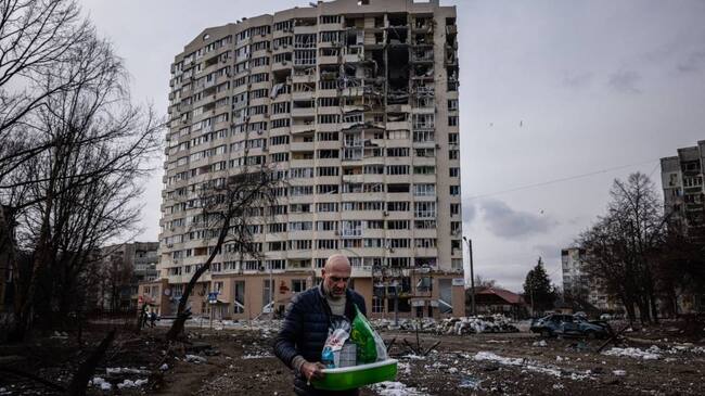 Viviendas civiles en Chernihiv afectadas por ataques rusos. Foto: Getty