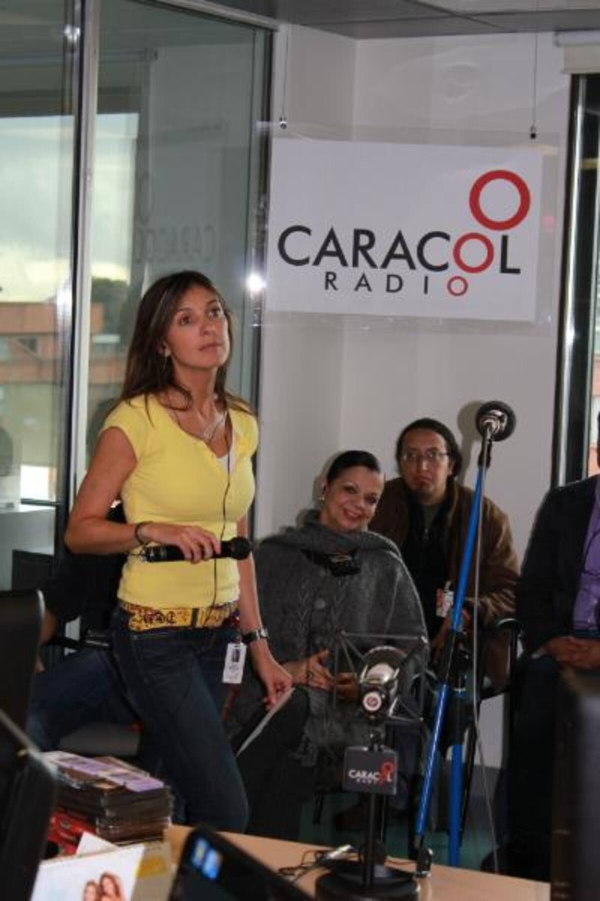 Clara Estrada y parte del público invitado al programa La Ventana del 23 de marzo.