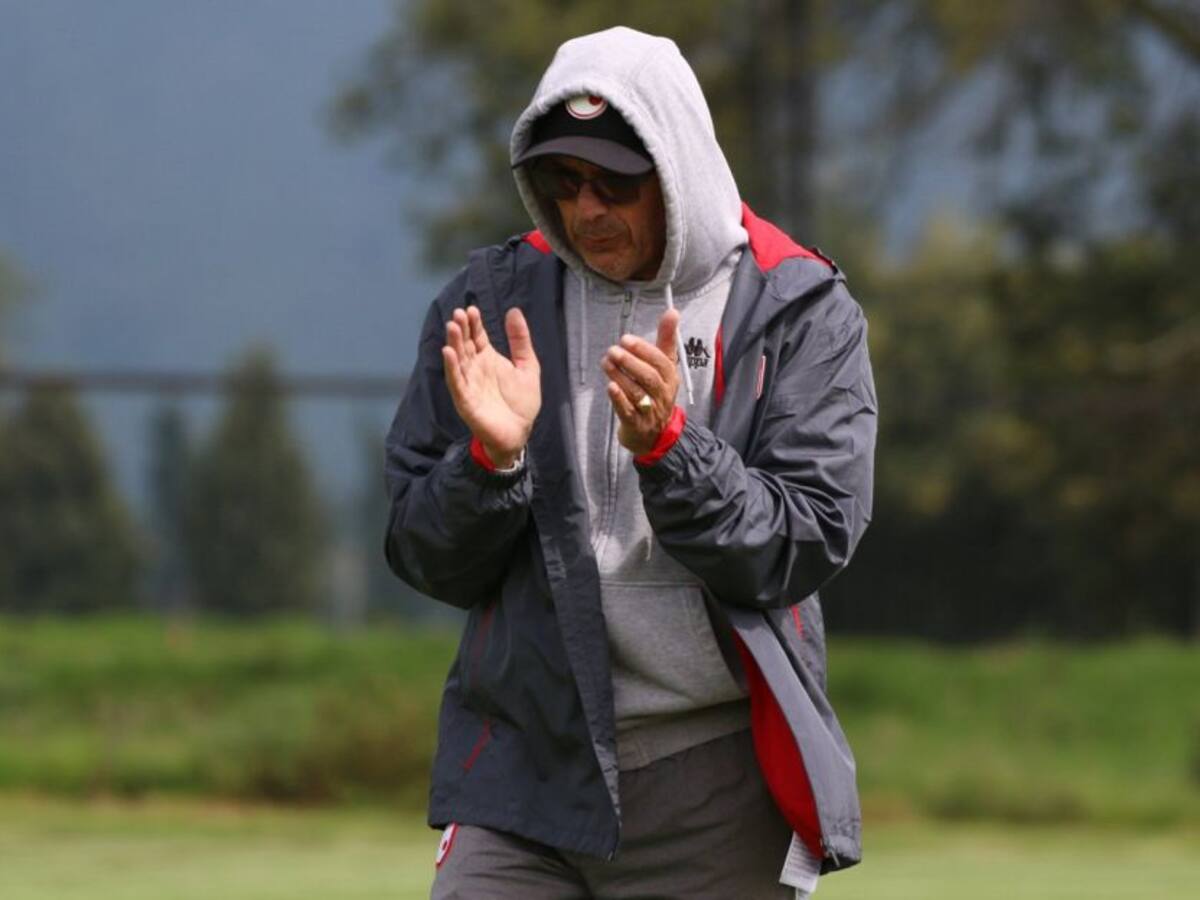 Alfredo Arias y la crítica al arbitraje tras el empate de Santa Fe