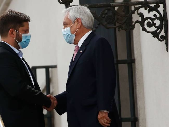 El presidente electo de Chile, Gabriel Boric (izq), y el presidente actual, Sebastián Piñera (der).     Foto: Getty 