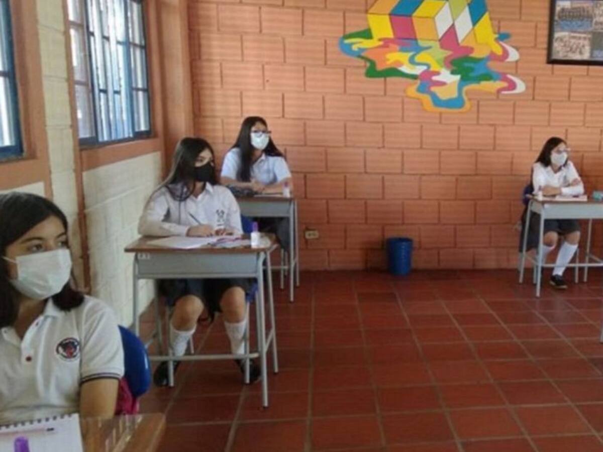 Rectores de colegios en Armenia celebraron anuncio de presencialidad total