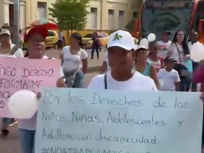 Protestas contra la modalidad ‘Atrapasueños de Apoyo’ del ICBF en Cartagena