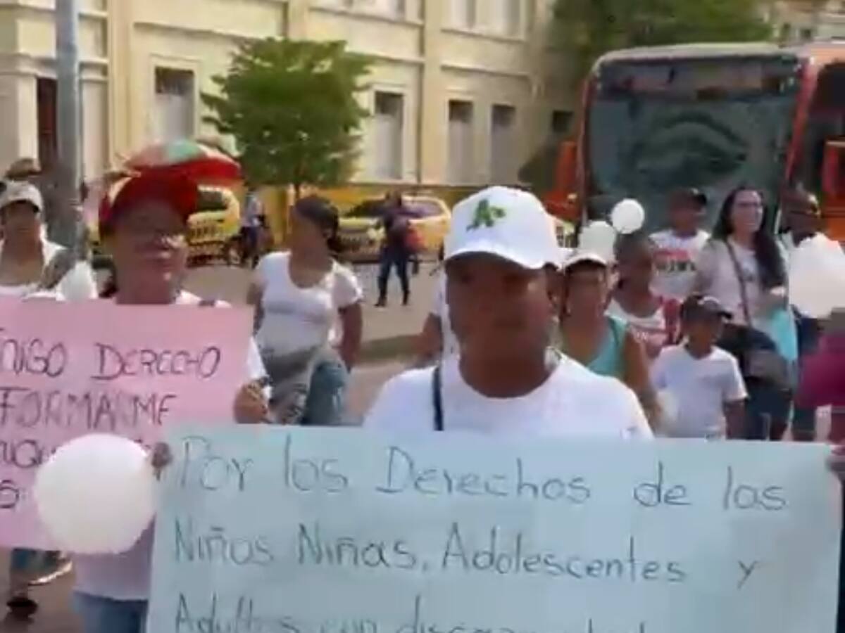 Protestas contra la modalidad ‘Atrapasueños de Apoyo’ del ICBF en Cartagena