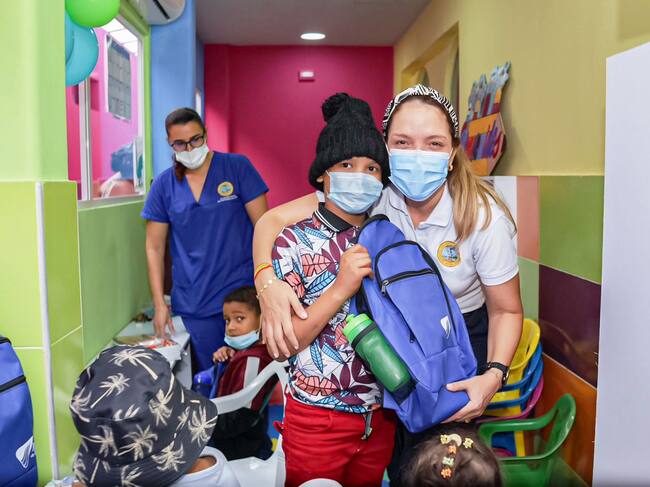 Gestión Social del Distrito entrega kits escolares a la Casa del Niño Hospital Infantil