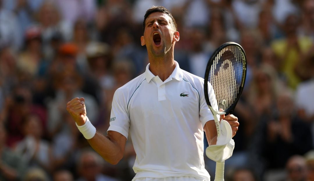 Djokovic celebra su clasificación a la final de Wimbledon.