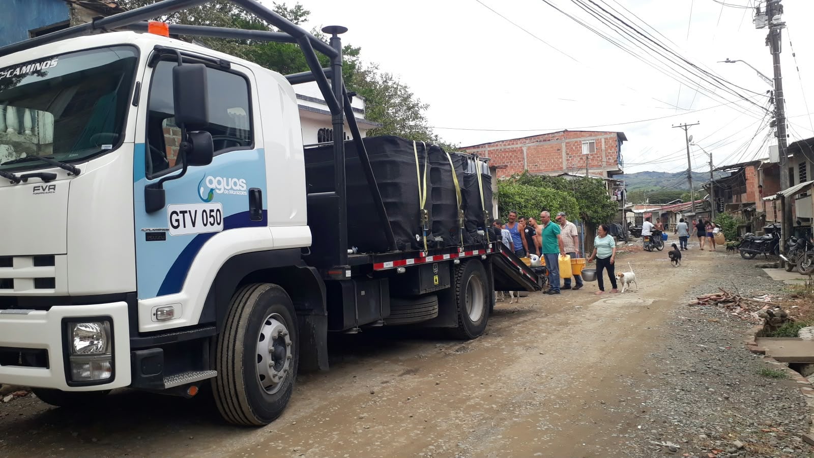 Persiste la falta de agua en Puerto Caldas: alrededor de 500 familias continúan afectadas. Foto: Alcaldía de Pereira.