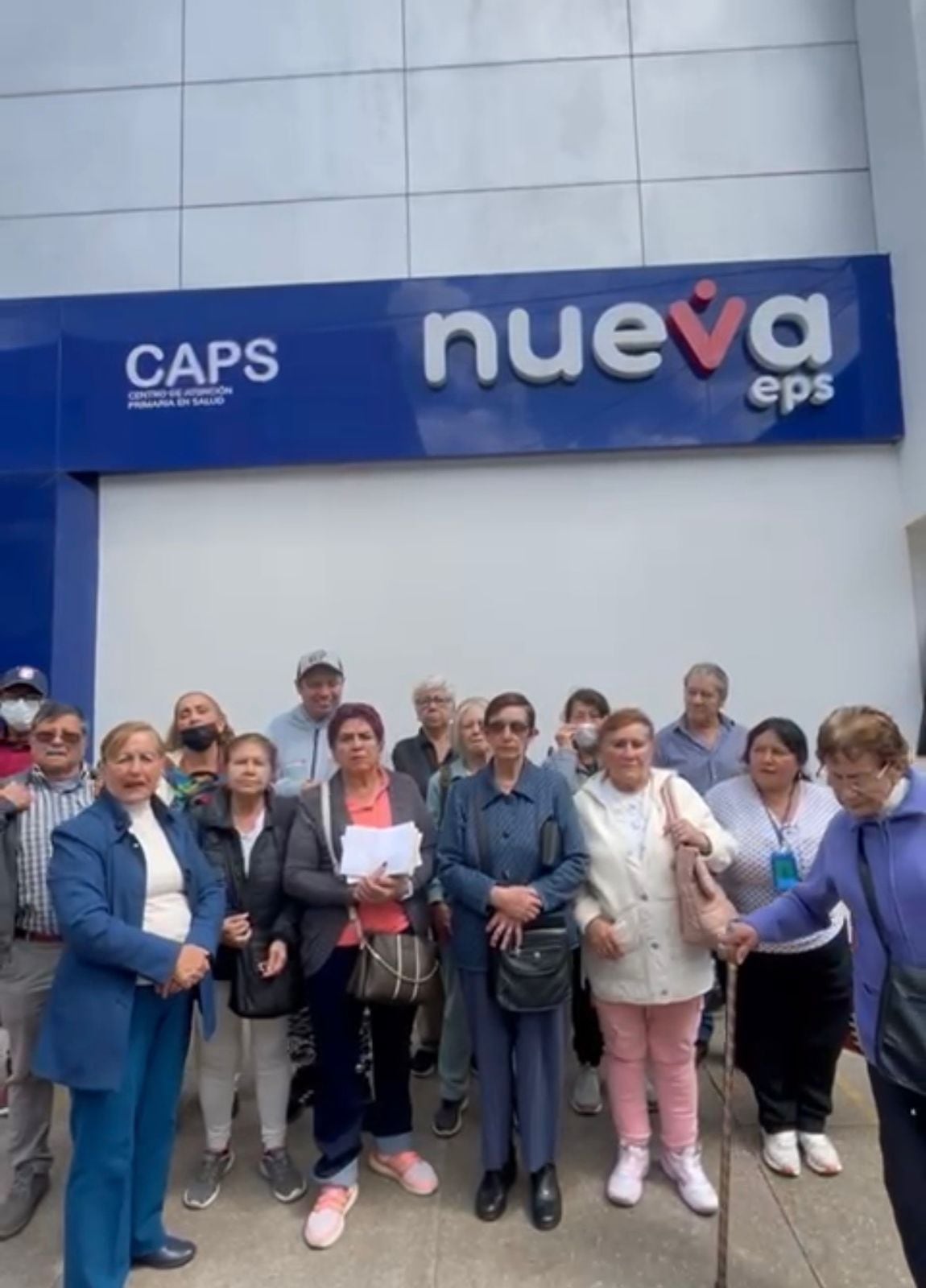 Usuarios de la Nueva EPS protestan en Fontibón, Bogotá.