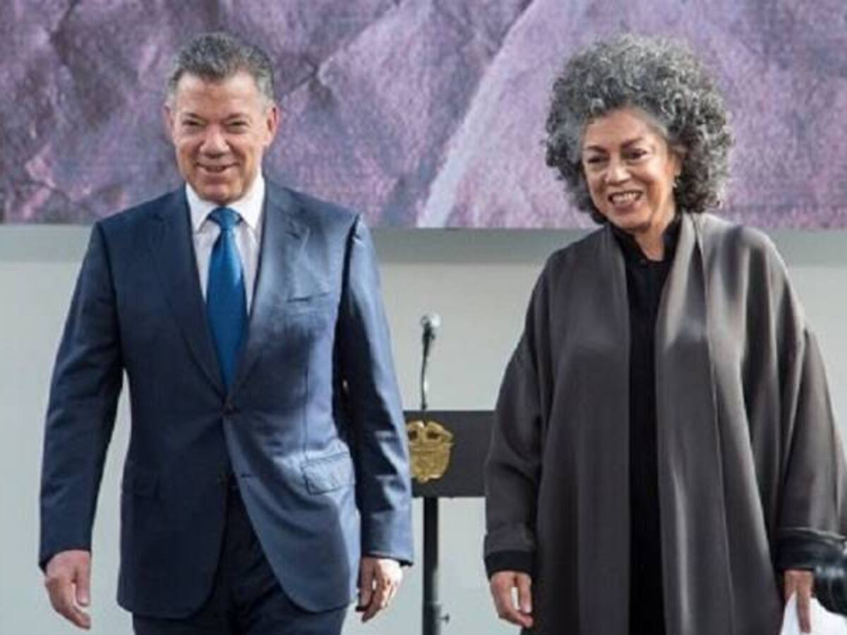 Santos presentó monumento para la paz hecho con armas fundidas de las Farc
