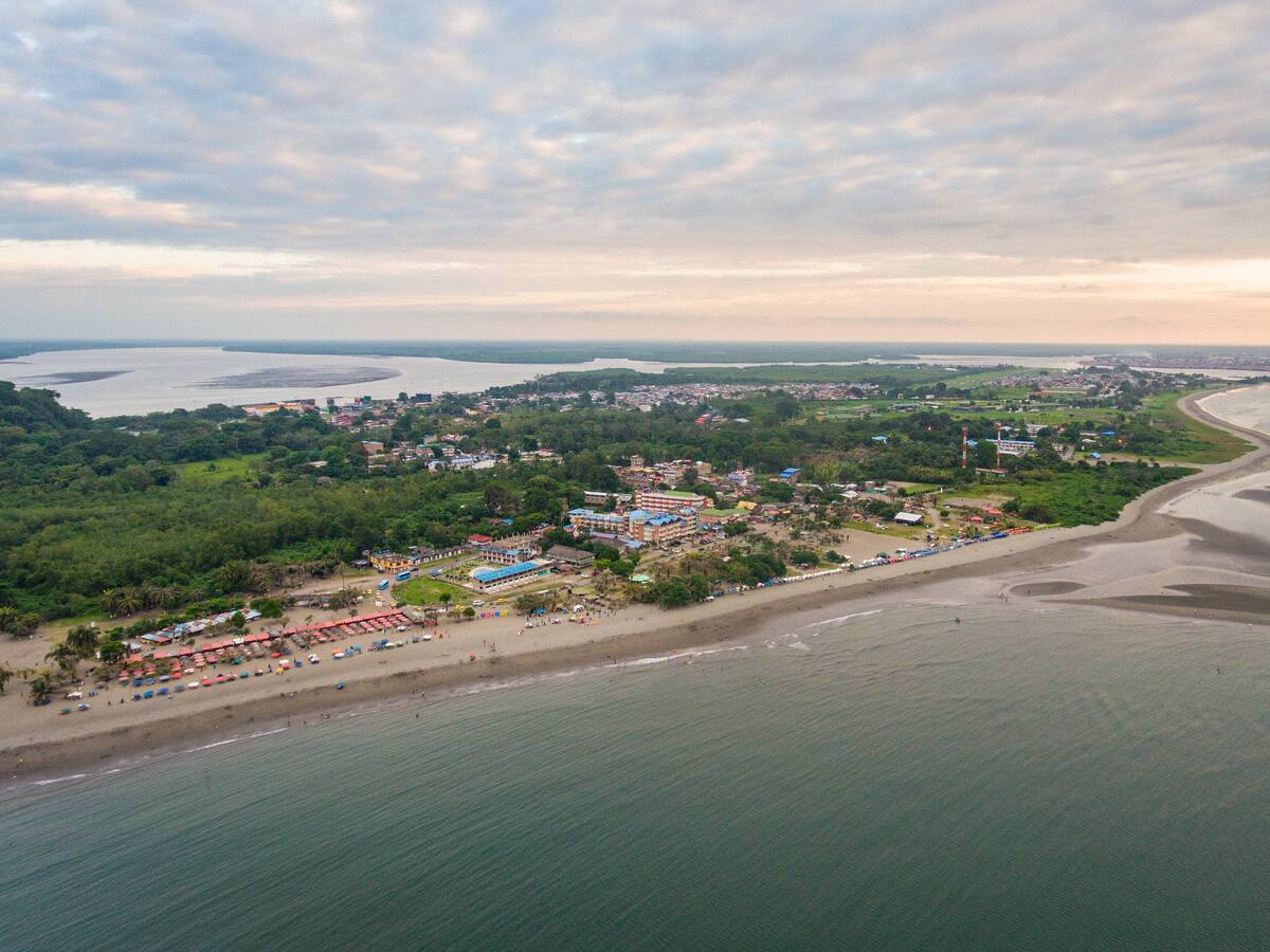 Curiosa isla colombiana en el pacífico donde todos tienen ojos azules ¿Cómo se llama?
