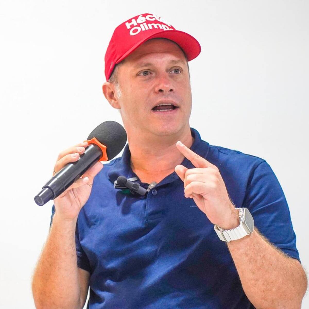 Héctor Olimpo oficializa su candidatura presidencial con una apuesta por las regiones autónomas