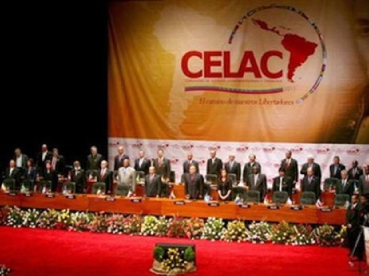 Colombia pide en cumbre de Celac apoyo para ratificación de TLC con Europa