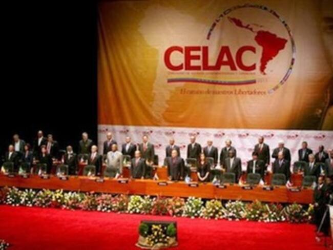 Colombia pide en cumbre de Celac apoyo para ratificación de TLC con Europa