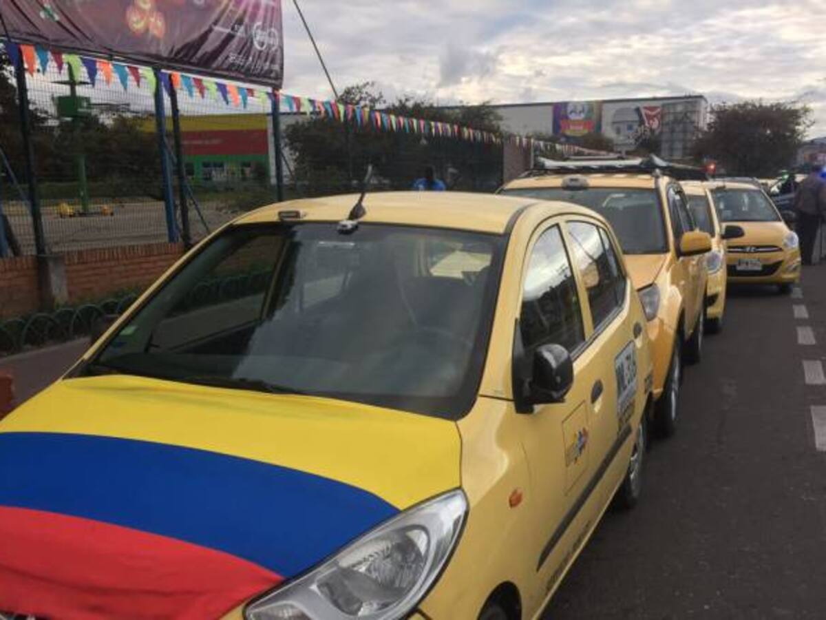 Dos taxistas judicializados y 48 sancionados en paro en Bogotá