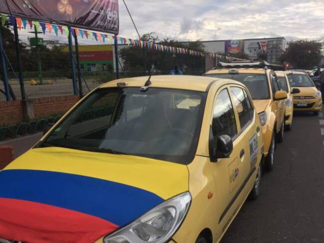 Dos taxistas judicializados y 48 sancionados en paro en Bogotá