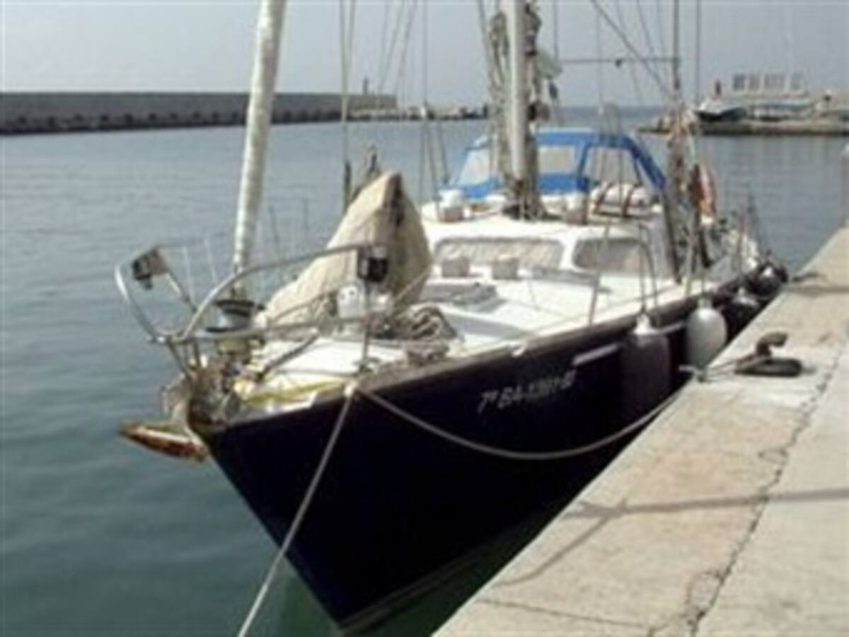 Detenidas 4 personas tras llegar a Barcelona en un velero cargado con cocaína líquida colombiana