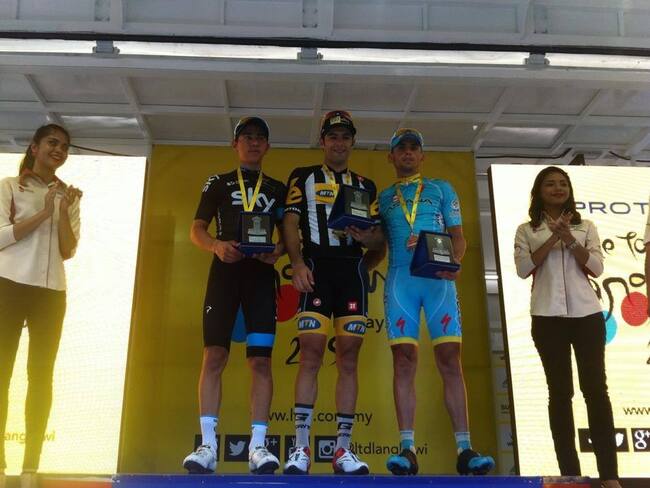 Sebastián Henao, en el podio del Tour de Langkawi