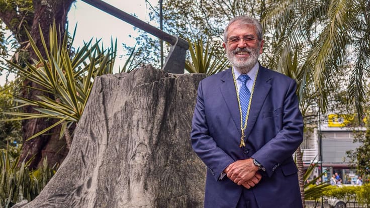 Alberto Gómez Mejía, recibió el Cordón de lao Fundadores en Armenia