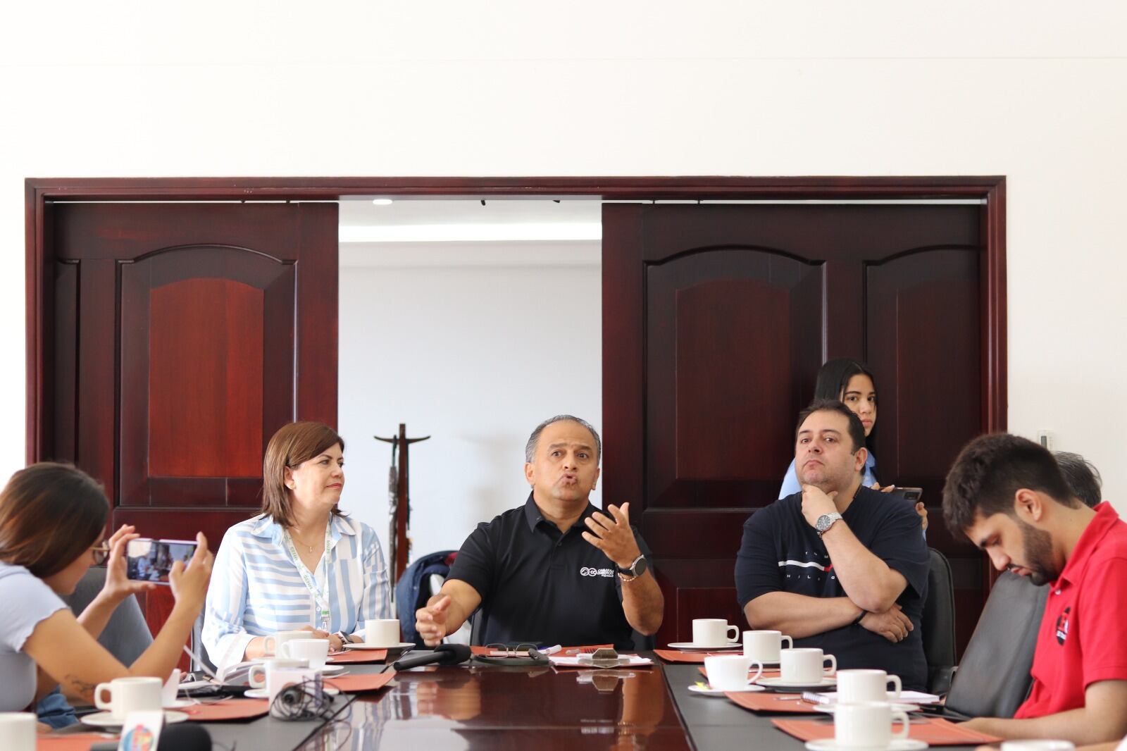 Martha Ayala, directora Sena Tolima y Brian Bulla, presidente ejecutivo de la Cámara de Comercio de Ibagué