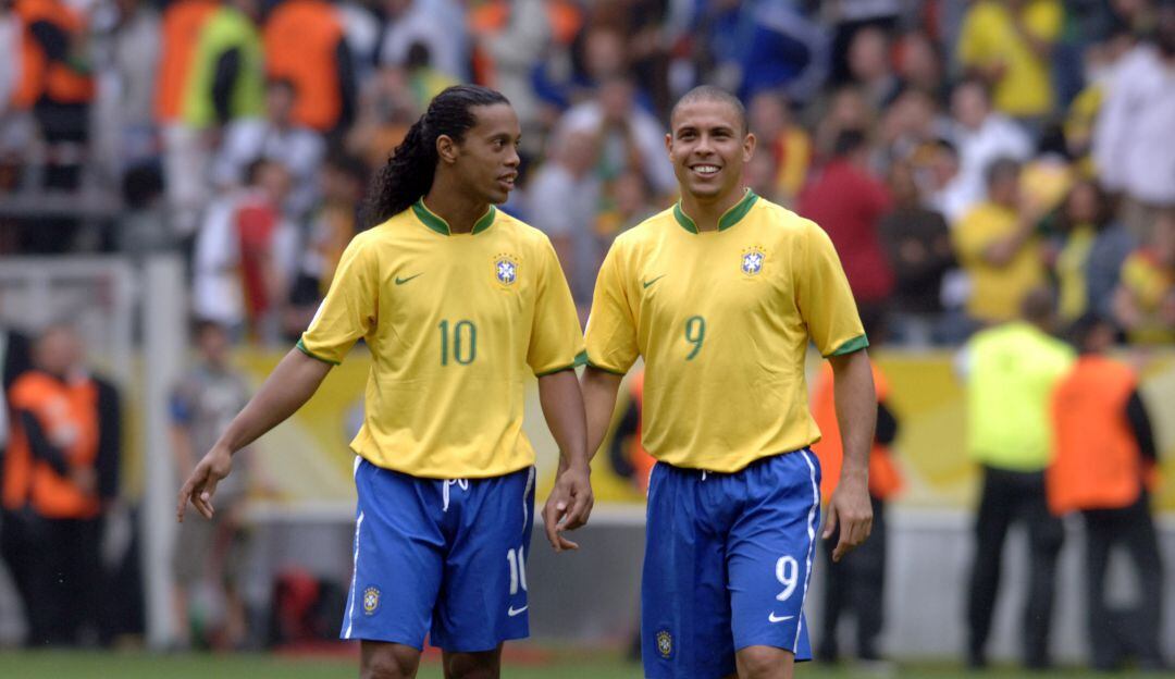 Ronaldinho junto a Ronaldo Nazário en el Mundial de Alemania 2006.