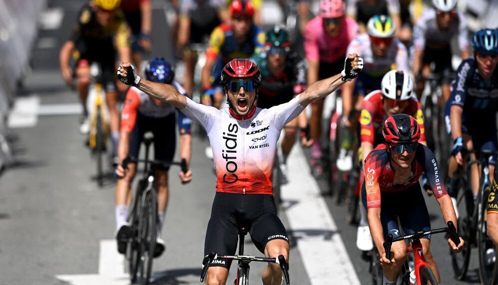 Victor Lafay celebra tras ganar la etapa 2 del Tour de Francia (Photo by Tim de Waele/Getty Images)