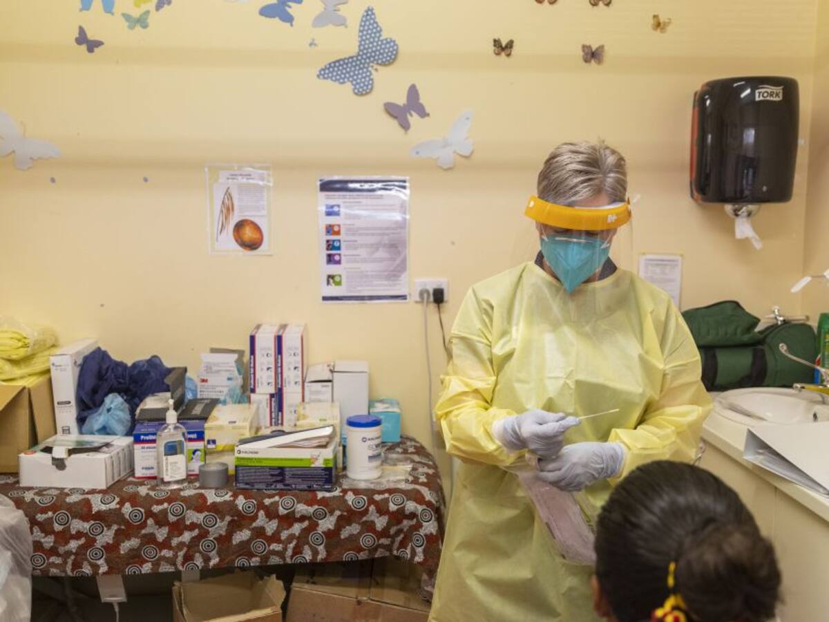 Bajan los casos globales de COVID-19 por tercera semana consecutiva