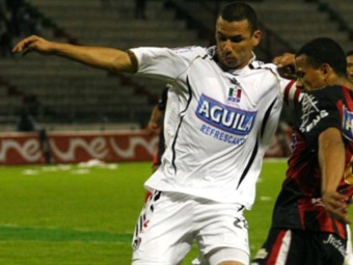 Paranaense confirma el debut del colombiano Samuel Vanegas