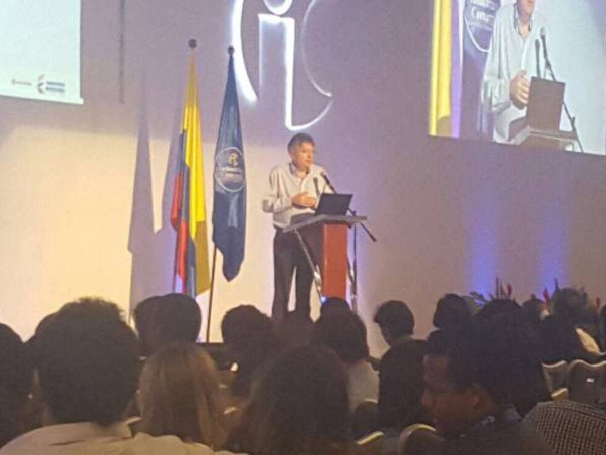 Propuestas populistas de candidatos pueden afectar confianza inversionista: MinHacienda