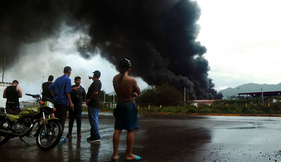 El incendio ocurrió en la Refinería Puerto La Cruz, en el estado Anzoátegui (al este de Venezuela).         Foto: Getty 
