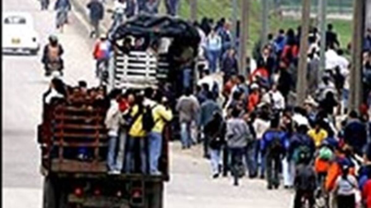 Amenazan con paro de transporte si no bajan precios de combustibles