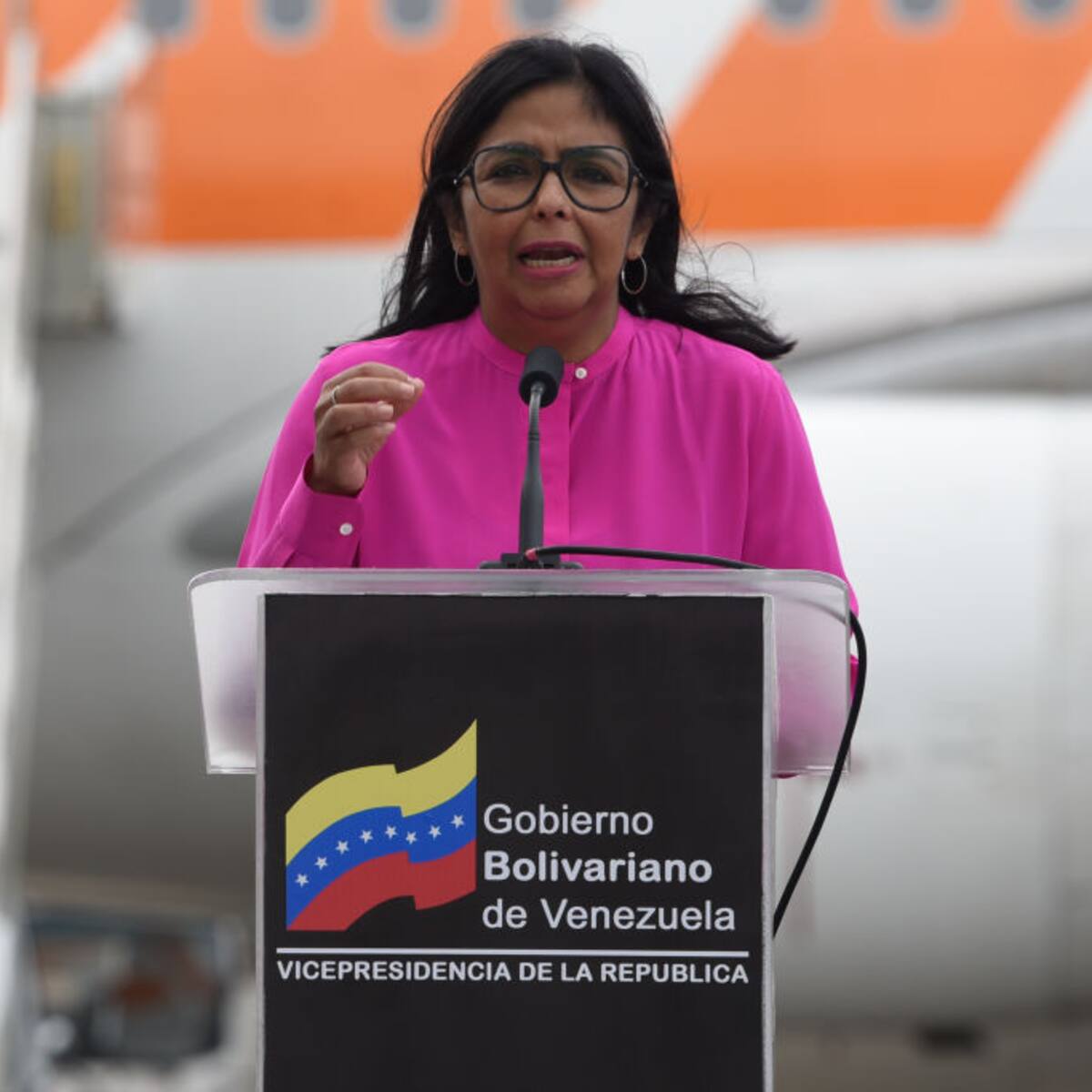 Delcy Rodríguez anuncia fondo para reconstruir Venezuela con EE.UU. y eleva cifra de muertos a 2.595