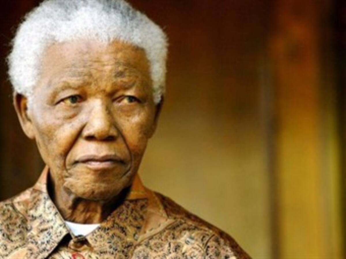 Nelson Mandela sigue en estado crítico, pero estable