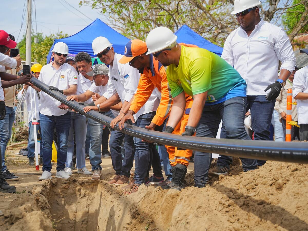 Gobernador Yamil Arana dio inicio a obras de acueducto en Soplaviento