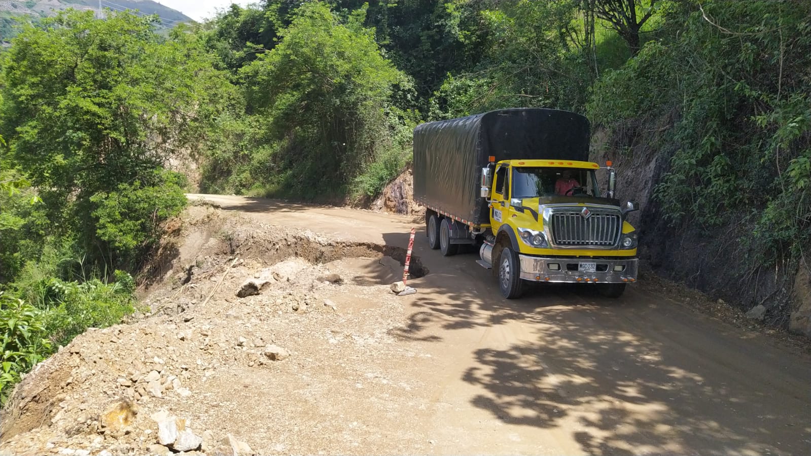 Vía entre el corregimiento de Arma (Caldas) y La Pintada (Antioquia). Foto: Alcaldía de Aguadas.