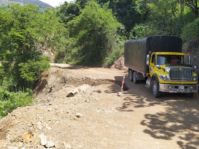 Vía entre el corregimiento de Arma (Caldas) y La Pintada (Antioquia). Foto: Alcaldía de Aguadas.