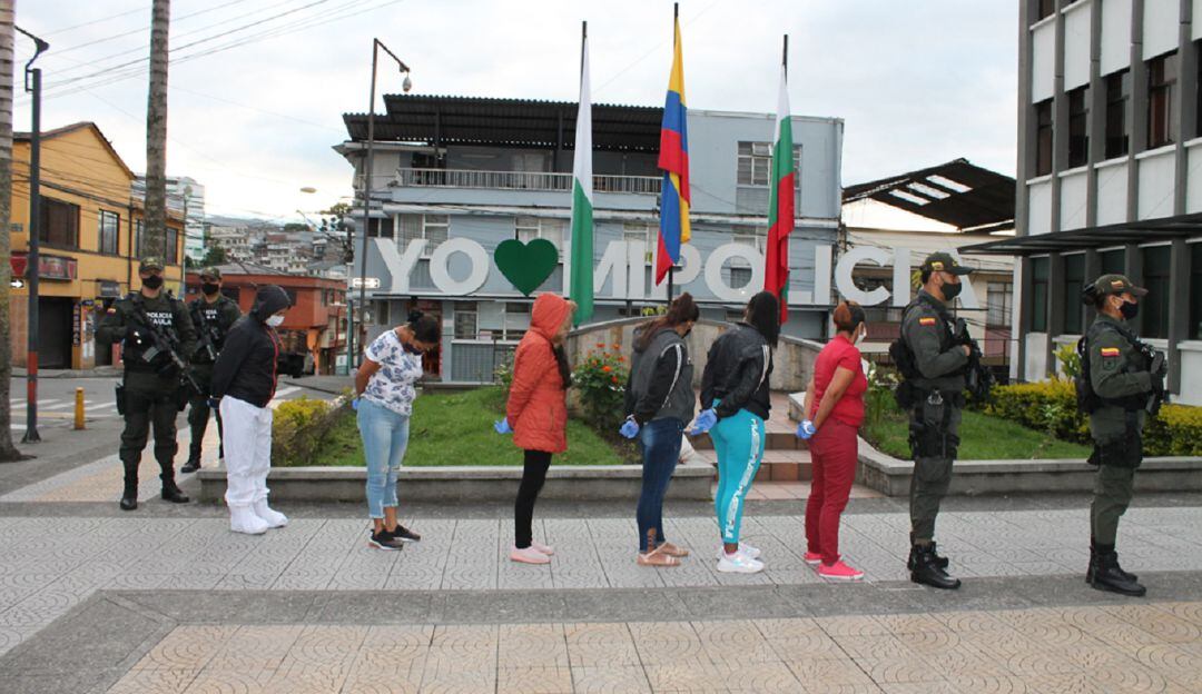 Presuntas integrantes de 'Los Perturbadores'