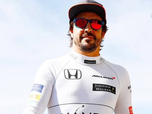 Fernando Alonso anuncia que seguirá todo el 2018 con el equipo McLaren