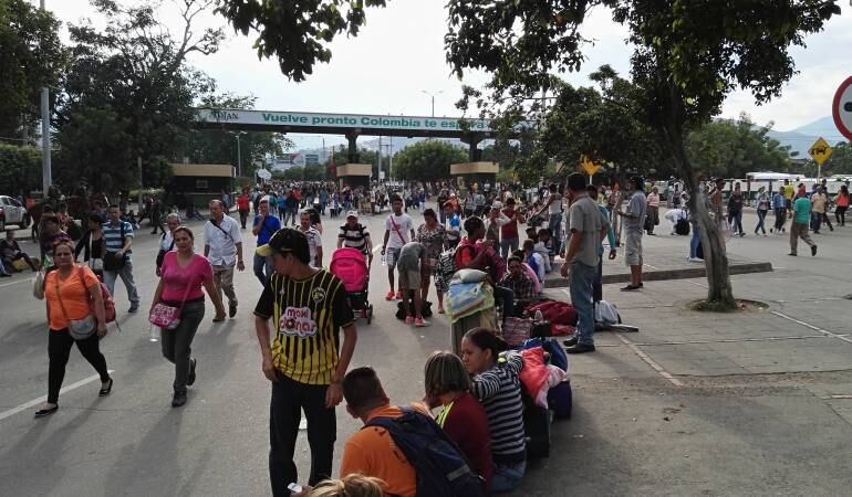 Frontera en el puente internacional Simón Bolívar